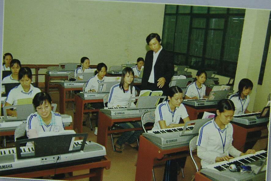 đàn organ cho dự án trường học, trường sư phạm, trường nhạc
